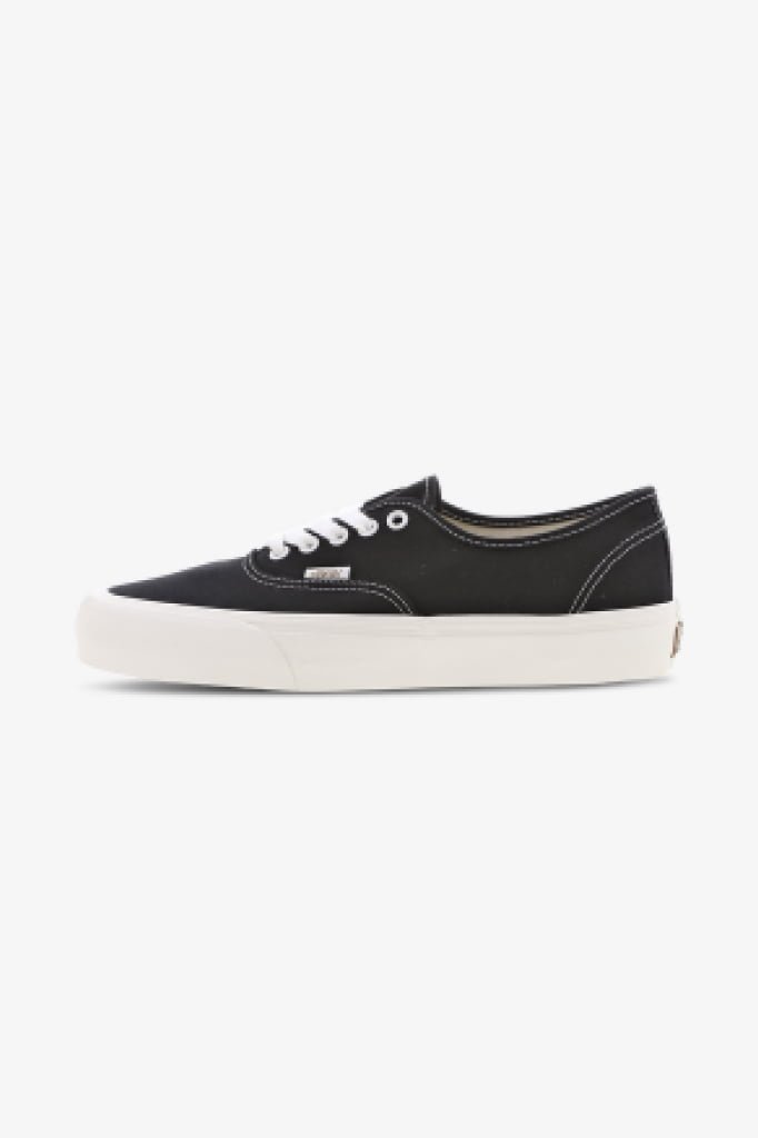 Vans authentic hotsell black fashion